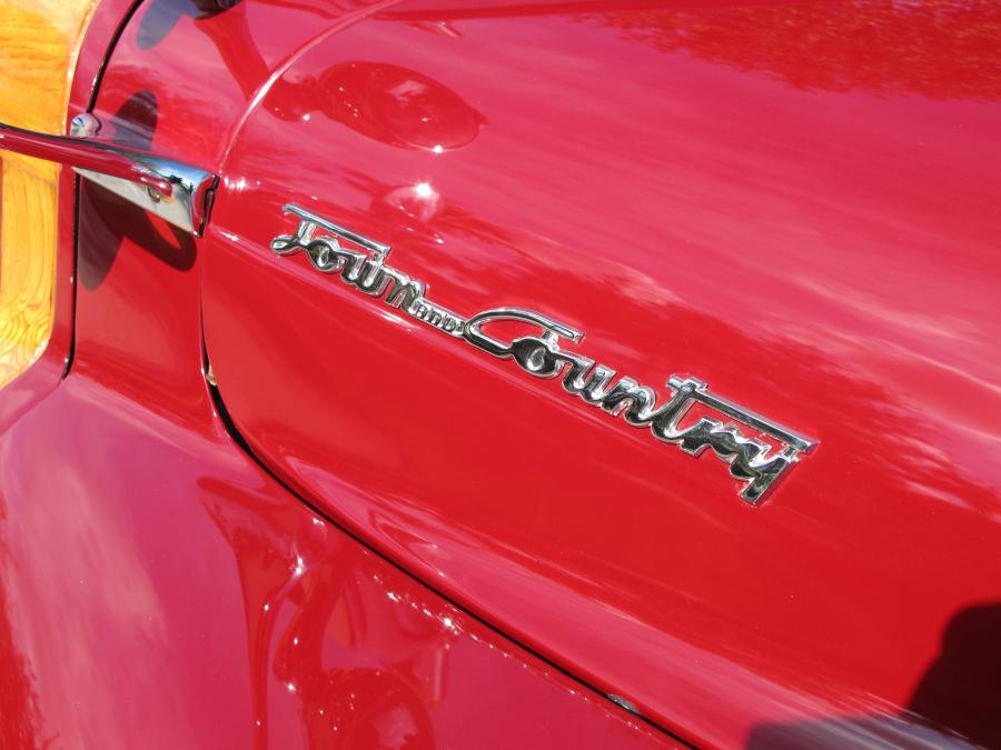  Chrysler Town & Country Windsor Sedan 1947 года  (фото 22 из 25)